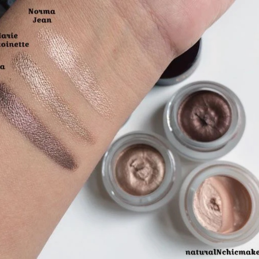 Charlotte Tilbury EYES TO MESMERISE "MARIE ANTOINETTE"(OYSTER PEARL) - Picture 2 of 4